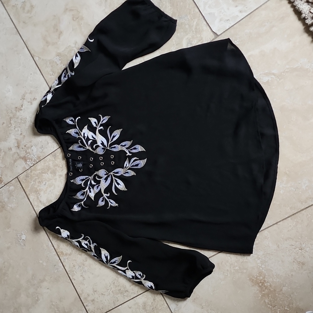 White House Black Market embroidery blouse